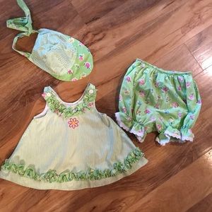 Sweet green dress w/ coordinating bloomers & hat!